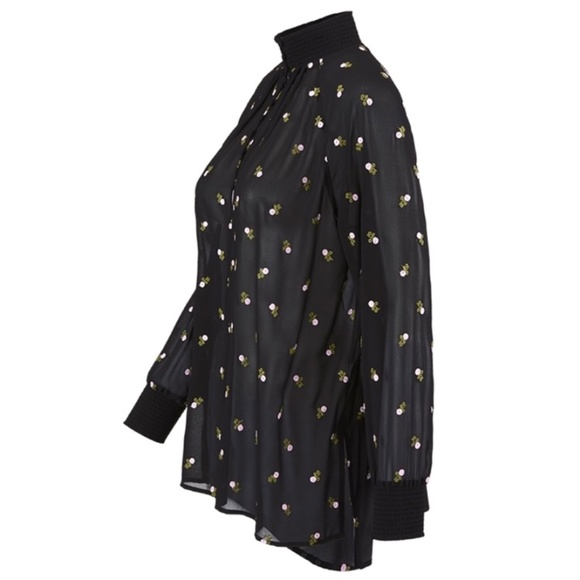 ✨NWOT✨ CAbi Embroidered Blouse - Sz S - Picture 3 of 9